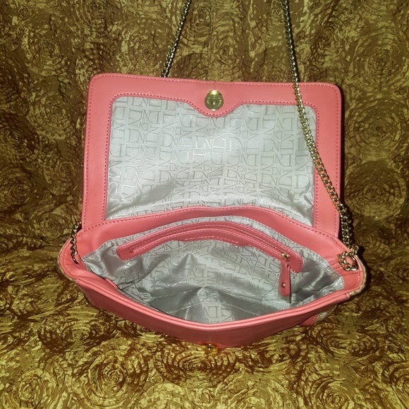 Danielle Nicole Crossbody Bag Straw Tassel - Picture 4 of 8